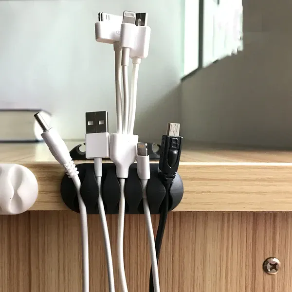 16 PIECES CABLE CLIPS